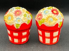 Temptations by Tara Gingham Garden Salt & Pepper Shaker Set RARE picture