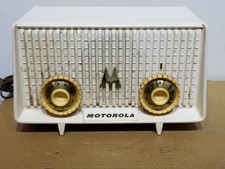 1956 Motorola 56R Beige Tube Radio - Only low static.  Chip on the back corner picture