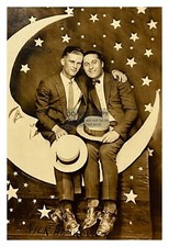 PAPER MOON GAY INTEREST TWO HANDSOME YOUNG MEN AFFECTIONATE 4X6 PHOTO picture