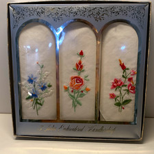 Vintage women’s Embroidered Floral Handkerchiefs  in Box Cotton White/Multicolor picture