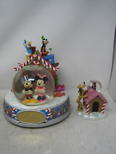 RARE 2010-11 Disney's fab 5 snow globe 302135 deck the halls christmas in box picture