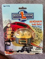 Lionel Santa Fe Miniature Train Keychain Runs Around Track Toy 591-0 picture