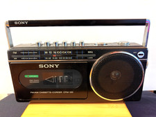 VINTAGE Sony CFM-120 Portable AM/FM Radio Cassette Player/Recorder EXCELLENT picture