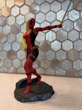 Diamond Select Marvel Gallery Lady Deadpool 9