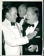 1969 Bob Hope Straightens Gov Nelson Rockefellers Boutonniere Politics Photo 7x9 picture