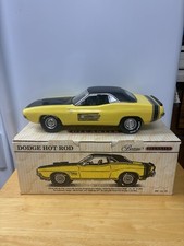Vintage 1992 Jim  Beam 1970 Dodge Hot Rod Challenger R/T Empty Decanter W/box picture