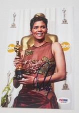 Halle Berry Signed Historic Best Actress Oscars Photo PSA DNA picture