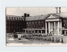 Postcard Chelsea Pensioners At The Royal Hospital Chelsea London England picture