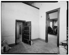 10. INTERIOR VIEW FORMER WAITING ROOM - Yakima Valley Transportation Company picture