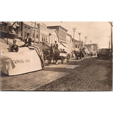 A Horse-Drawn Parade in Raymond NH Vintage Postcard SP6-8 picture