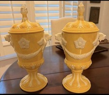 2 beautiful urns By Abigail’s picture