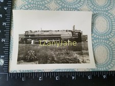 A188 VINTAGE TRAIN ENGINE PHOTO Railroad ENGINE BEING WORKED ON BY 4 MEN picture
