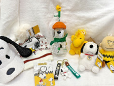 Starbucks x Peanuts Snoopy Glass Cup 8 piece peanuts bundle picture