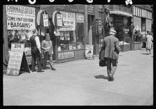 Photo:Minneapolis Minnesota 1937 street scene rummage store pedestrians picture