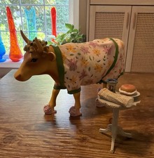 CowParade Early Show #9129 Westland Cow Figurine w/ Table Coffee Pastry Complete picture