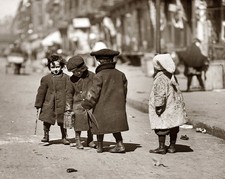 1909 CHILDREN AT PLAY in the Streets of NEW YORK Photo  (198-o) picture