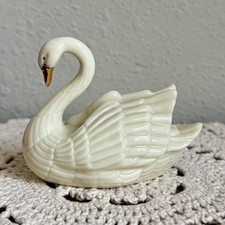 Vtg Lenox Porcelain Swan w/ 24k Gold Beak Place Card Holder Wedding Cake Topper picture