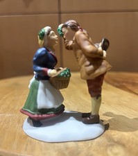 DEPT 56  NEW ENGLAND VILLAGE  UNDER THE MISTLETOE  NIB picture