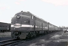 Penn Central (ex-NYC) E8A 4071 Chatham-NYC train Chatham NY 1970 8.5 x 11 Photo picture