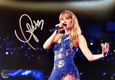 TAYLOR SWIFT Hand-Signed 7x5