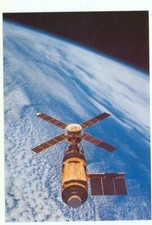 OVERHEAD VIEW-SKYLAB-CLOUD-COVERED EARTH-MODERN POSTCARD-4