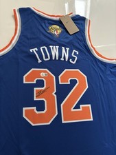 🔥🏀 Karl Anthony Towns Hand Signed New York Knicks Jersey Beckett COA🏀🔥 picture