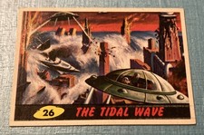 1962 Topps Mars Attacks #26 The Tidal Wave picture
