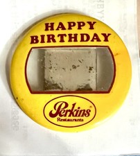 PERKINS Pin Pinback Pancake House Restaurant Customer HAPPY BIRTHDAY Vintage picture
