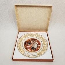 Historical Vintage Betsy Ross 1973 Collector Plate Avon England  Patriotic Flag. picture