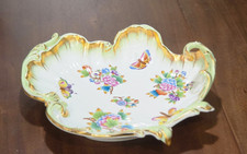 Herend Queen Victoria VBO 7513 Large Hand-Painted Porcelain Serving Dish picture