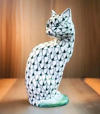 RARE FIND- VNTG. Andrea By Sadek Green Fishnet Porcelain Cat Statue Handpainted  picture