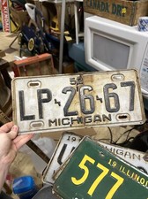 1952 Michigan License Plate LP-26-67 picture