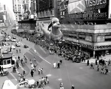 1924 Macy's Thanksgiving Day Parade Float in New York City -E- 8x10 Photo picture