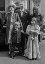 Sir Michael Redgrave and family UK 22nd November 1972 OLD PHOTO picture
