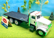 ERTL, Peterbilt 367, Flatbed Semi-Truck, Beautiful Snow-White Model 367 New picture