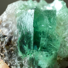 99ct Beryl Var Loop Clean Gemmy Vivid,Green Emerald Crystal/Matrix Spicemen PAK picture