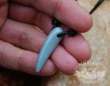 SIMPLE JADE LIGHT BLUE JAGUAR TOOTH CLAW NECKLACE GUATEMALAN JADEITE SJT-03 picture