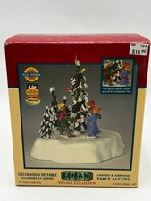 Lemax 44190 Merry Christmas Tree Lighted Animated Village Table Accent 2004 Box picture