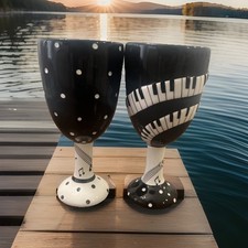 VTG Two Piano Keys & jazz Notes Julie Borden Music Lovers Wine Goblets Whimsical picture
