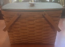 Longaberger 1994 Large Picnic Basket With Lidded Top picture