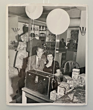 VINTAGE 8X10 PRESS PHOTOS: 1947 ESTER WILLIAMS BEN GAGE DONALD DOUGLAS FP209 picture