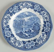 Royal Warwick Lochs of Scotland Blue Luncheon Plate 641200 picture