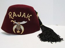 SHRINERS MASONIC RAJAH SHRINE FEZ HAT W/ TASSEL ORNAMENT PIN VINTAGE FRATERNAL picture