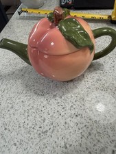 Telaflora Ceramic Peach Shaped Teapot With Lid Pre-Owned In Excellent Condition picture