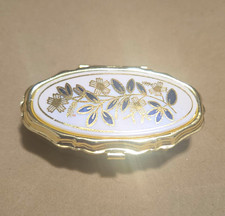 Vintage Oval Gold Tone Floral mini sewing kit with accessories new/no box picture