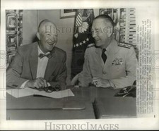 1955 Press Photo Pres Eisenhower Chats with Arthur Radford at His Headquarters picture