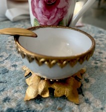 Ash Tray Vtg Evan’s 1970s White Pearl Irredescent Gold Leaves & Ornate Trim picture