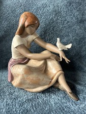 Lladro Girl “Watching the Dove” 3526 Very Large picture