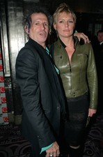 Rolling Stones guitarist Keith Richards with his wife Patty arrivi- Old Photo 1 picture