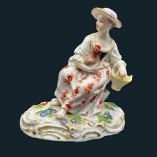 MEISSEN - PORCELAIN FIGURINE HEN SCULPTURE GIRL MIESSEN CROSSED SWORDS GARDEN picture